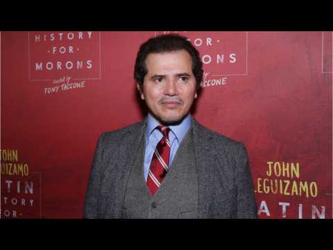 VIDEO : John Leguizamo Calls Out Trump While Discussing New One Man Play