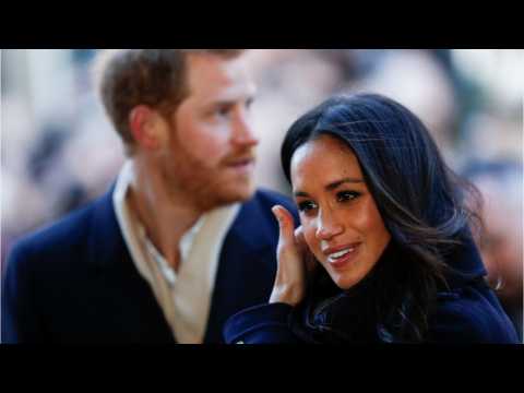 VIDEO : Royal Etiquette Suggest Meghan Markle Curtsy To Fellow Members Of The Royal Family