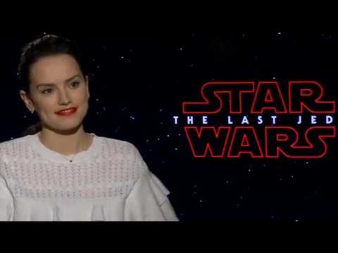 VIDEO : 'Last Jedi' Director Defends Controversial Reveal