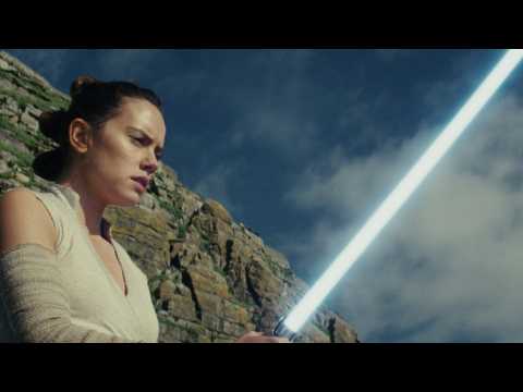 VIDEO : 'The Last Jedi' Brings In $220 Million Opening Weekend