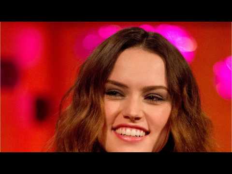 VIDEO : Does 'The Last Jedi' Get Political?