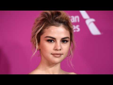 VIDEO : Selena Gomez and Her Mom Unfollowed Each Other on Insta