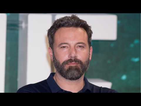 VIDEO : Pictures Of Ben Affleck and Lindsay Shookus On Date In NYC