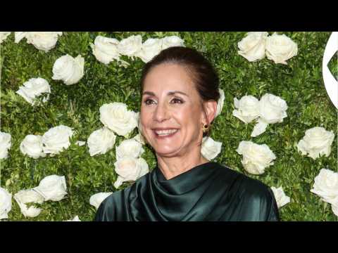 VIDEO : Laurie Metcalf To Appear In CW's 