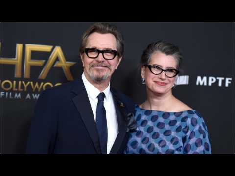 VIDEO : Gary Oldman marries for fifth time