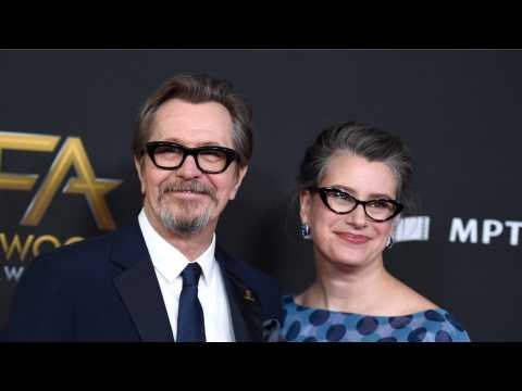 VIDEO : Gary Oldman Ties the Knot for a Fifth Time