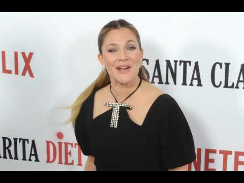 VIDEO : Drew Barrymore to spend Thanksgiving with ex