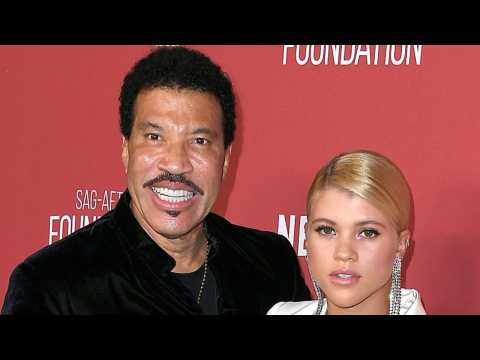 VIDEO : Lionel Richie On Giving Dating Advice