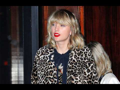 VIDEO : Taylor Swift sort 'Reputation'