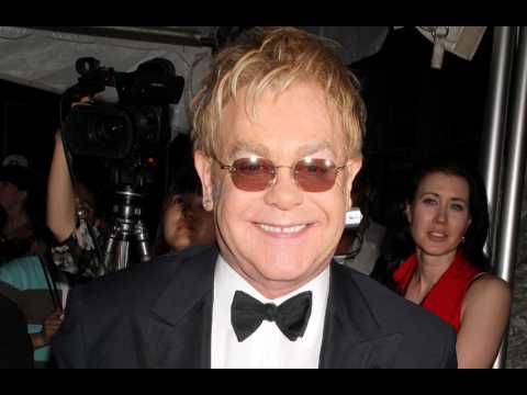 VIDEO : Sir Elton John's mother has died