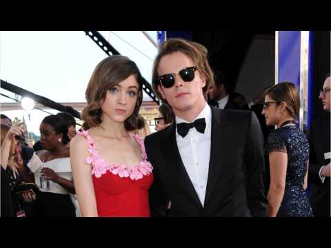 VIDEO : Stranger Things? Natalia Dyer, Charlie Heaton Step Out Together in London