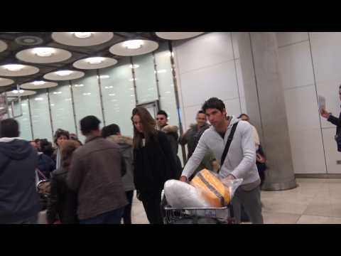 VIDEO : Eva Gonz�lez y Cayetano Rivera regresan de M�xico