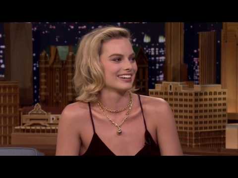 VIDEO : Margot Robbie Says She?s Learned A Lot For The DCEU