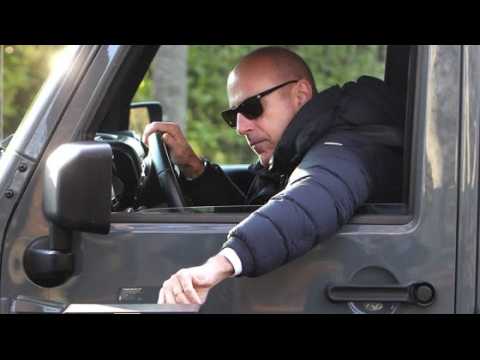 VIDEO : Matt Lauer Spotted Driving in Long Island, New York