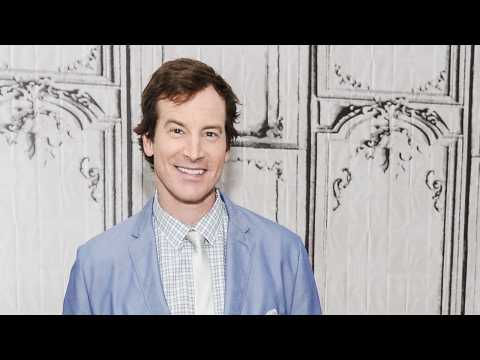 VIDEO : Rob Huebel Attempts To Hide Naked Videos Of Him And Justin Long