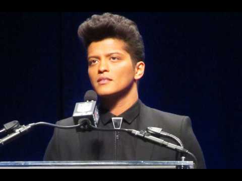 VIDEO : Bruno Mars, Beyonce et Lady Gaga récompensés aux American Music Awards
