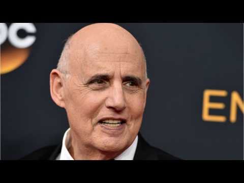 VIDEO : Jeffrey Tambor Leaves Show Amid Accusations