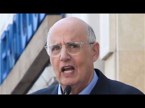 VIDEO : Jeffrey Tambor Leaves ?Transparent? Amidst Sexual Harassment Accusations
