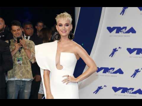 VIDEO : Katy Perry frappe une fan