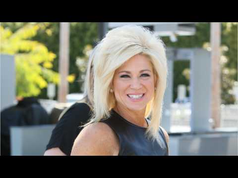 VIDEO : Theresa Caputo Tears Up About Her Broken Marriage