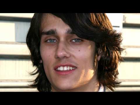 VIDEO : Teddy Geiger Says She Prefers Female Pronouns