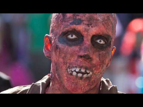 VIDEO : Why Are Hollywood Actresses Wearing Less Makeup These Days?