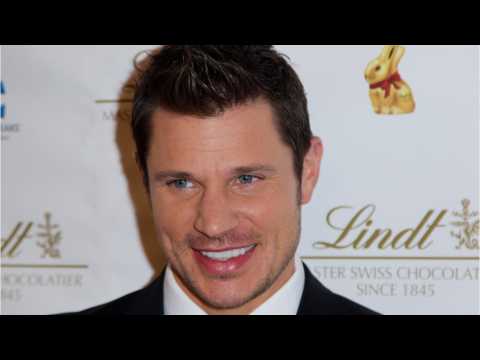 VIDEO : Nick Lachey Is Spreading Holiday Cheer