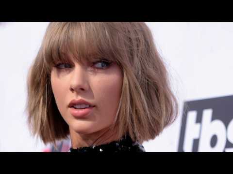 VIDEO : DJ Who Groped Taylor Swift Tried To Insult Her In How He Paid Settlement