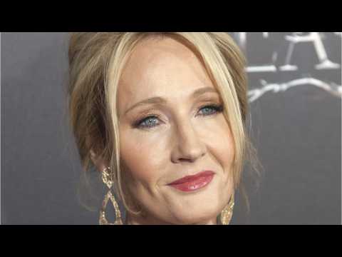 VIDEO : J.K. Rowling Defends Johnny Depp Casting