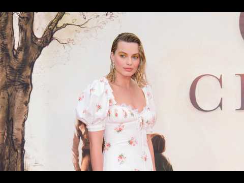 VIDEO : Margot Robbie refused to help her mother fight a python