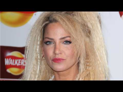 VIDEO : Crimped Hair Is Back