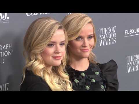 VIDEO : Reese Witherspoon And Daughter Ava Phillippe Twin Out At Jewelry Opening