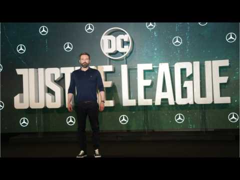 VIDEO : Rotten Tomatoes To Delay 'Justice League? Rating