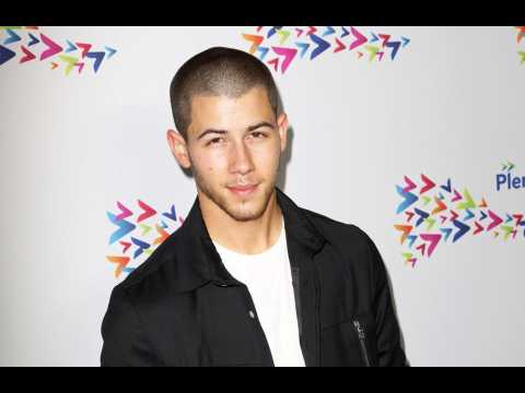 VIDEO : Nick Jonas' mother does his laundry