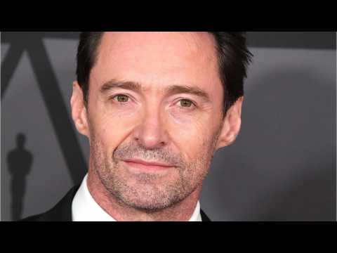 VIDEO : Is Hugh Jackman Obsessed With Top Hats?