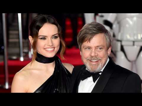 VIDEO : Mark Hamill Applauds Newcomers To Star Wars Cast