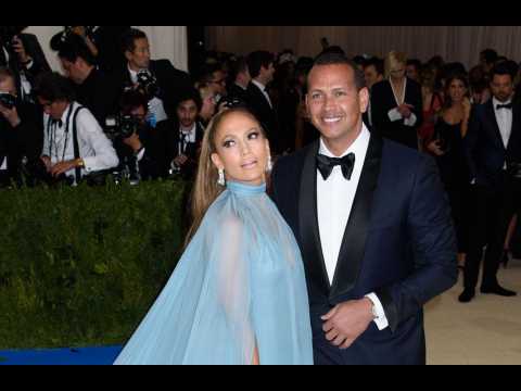 VIDEO : Jennifer Lopez and Alex Rodriguez 'talking' about marriage