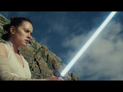 VIDEO : 'The Last Jedi' Brings In $104.8 Million For Friday Box Office
