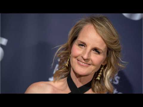 VIDEO : Helen Hunt Signs With New Agency