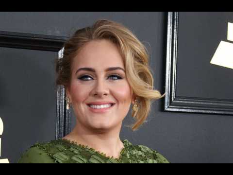 VIDEO : Adele paid for Alan Carr's entire wedding