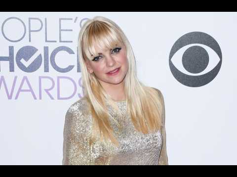 VIDEO : Anna Faris got son rejected from school