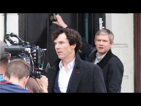 VIDEO : Benedict Cumberbatch Takes Issue With Martin Freeman?s ?Pathetic? Comments On ?Sherlock? Fan