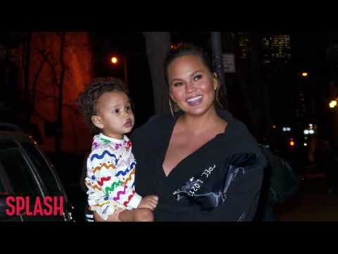 VIDEO : Chrissy Teigen and John Legend's daughter is obsessed with bags