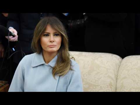 VIDEO : 3 Times Melania Trump Rejected Holding Trump?s Hands