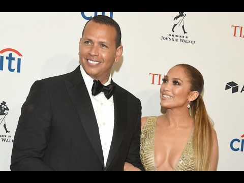 VIDEO : Jennifer Lopez's proud family