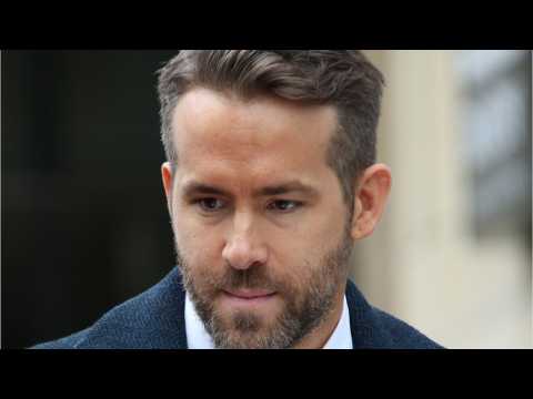 VIDEO : Ryan Reynolds Gets Deadpool 