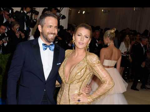 VIDEO : Ryan Reynolds: sa femme Blake Lively le snobe sur Instagram, il s'nerve