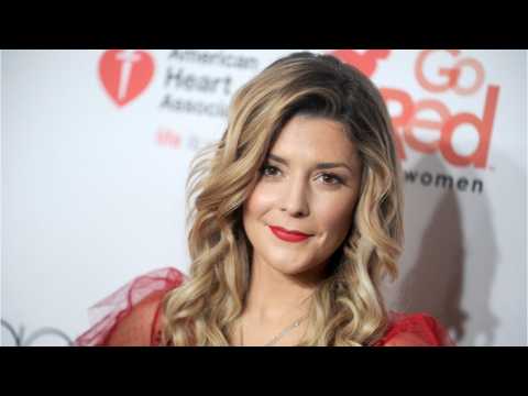 VIDEO : Youtube Star Grace Helbig Leaves WME