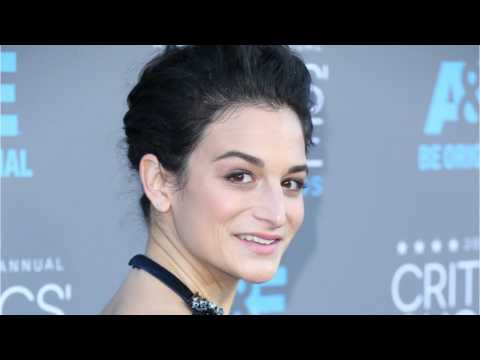VIDEO : Jenny Slate Joins The Sunlit Night