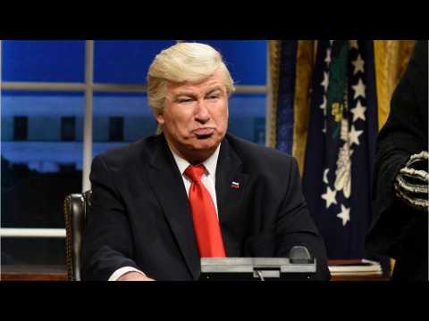 VIDEO : Stormy Daniels Calls For Trump's Resignation In 'SNL' Skit